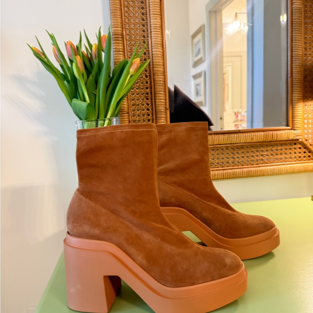 Chic Brown Suede Platform Heeled Boots